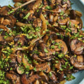 Choosing the Right Oil for Frying: A Guide to Incorporating Mushrooms into Chinese Cuisine