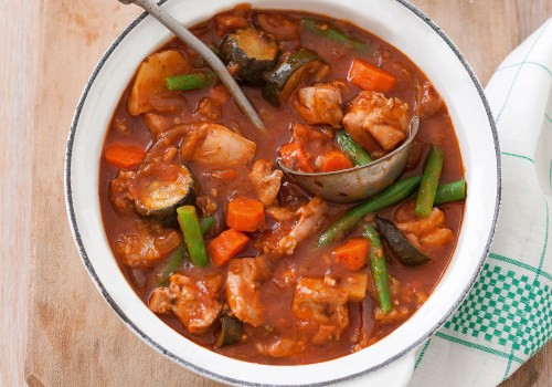 A Delicious Tomato Chicken Stew for Chinese Cooking